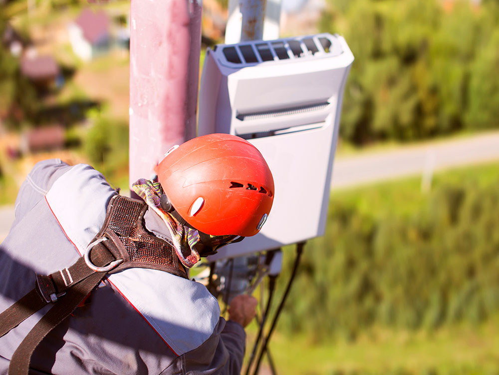 携帯基地局保守・点検画像